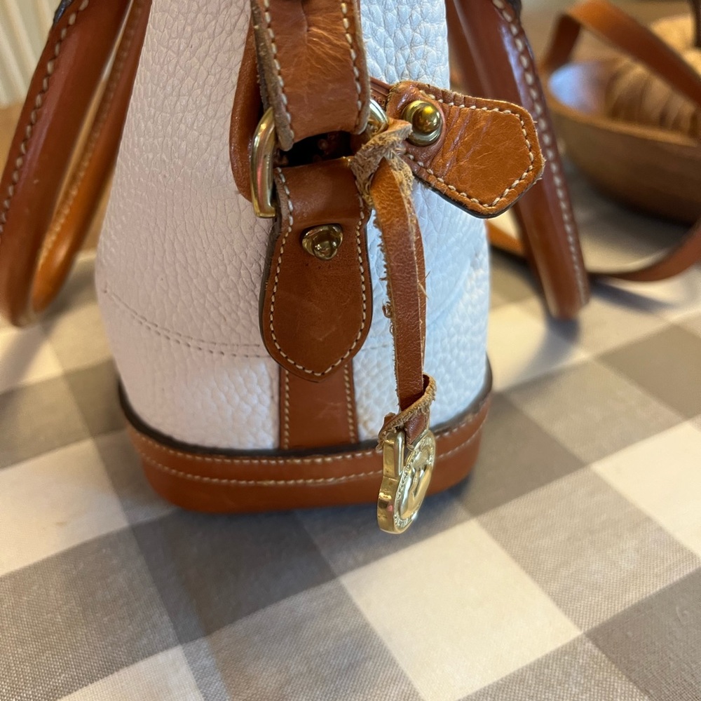 Dooney & Bourke White & British Tan Vintage Purse, Handbag, Excellent! - Picture 14 of 14